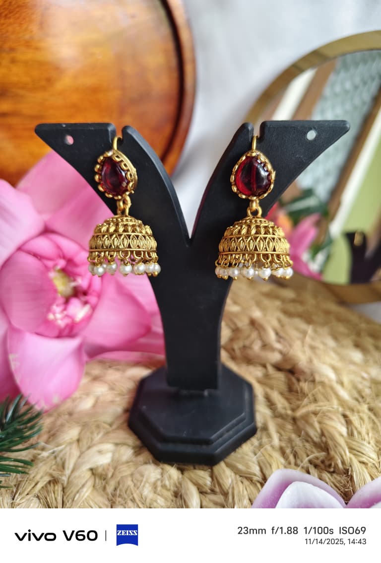 Hook Meroon Jhumka